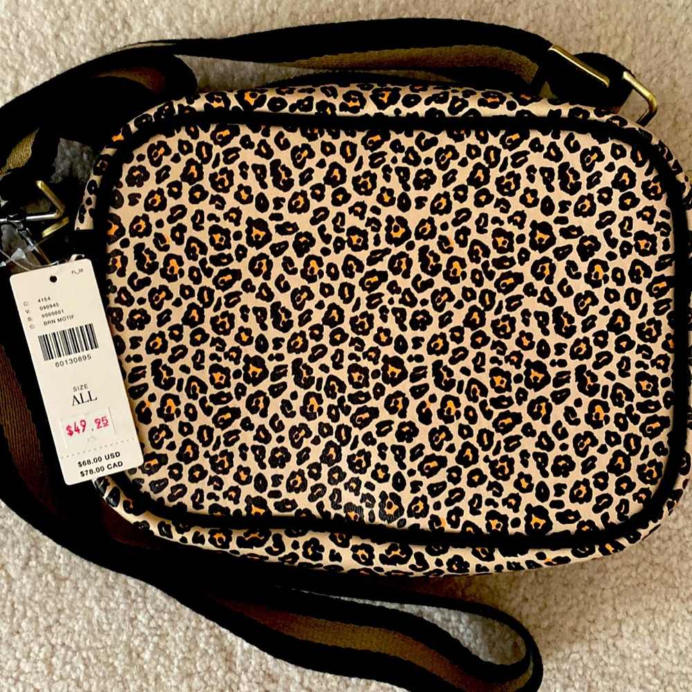 Super cute crossbody bad with detachable/adjustable strap